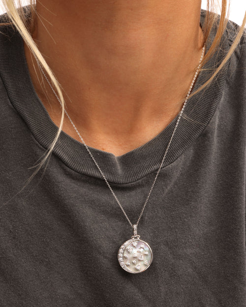 Sweet Dreams Medallion - Silver|White Diamondettes